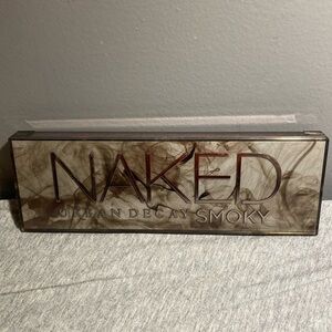 UD Naked Smoky